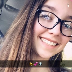 Meet your Posher, Hailey